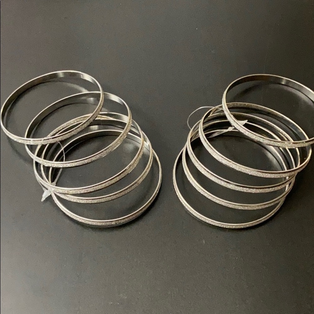 Bangles. - Picture 2 of 3